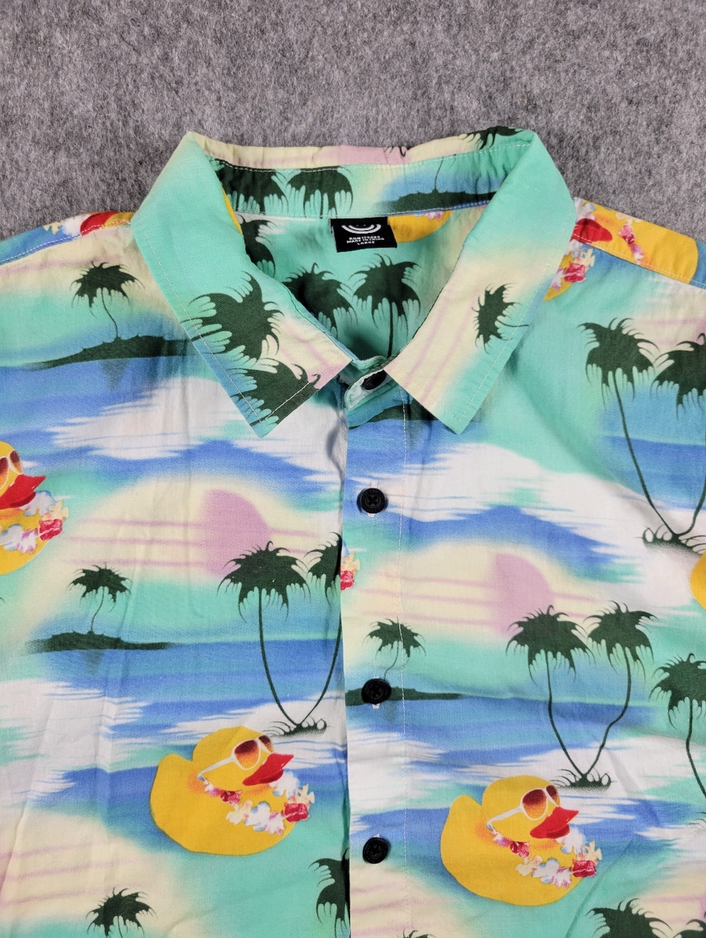 Neff All-Over Duck Print Hawaiian Short-Sleeve Button Up Shirt Mens Size Large - Picture 2 of 10